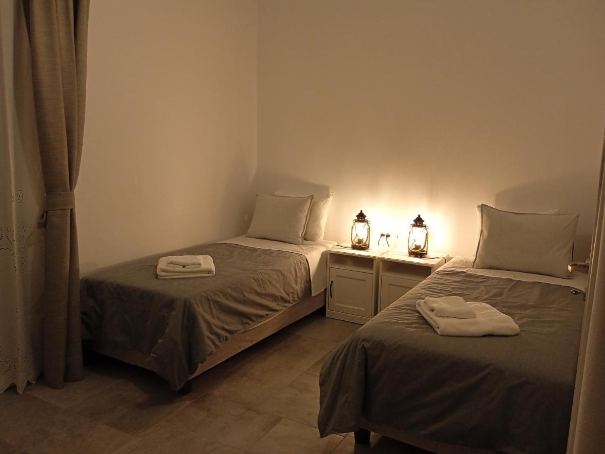 Stilvi Milos Plaka  Bagian luar foto