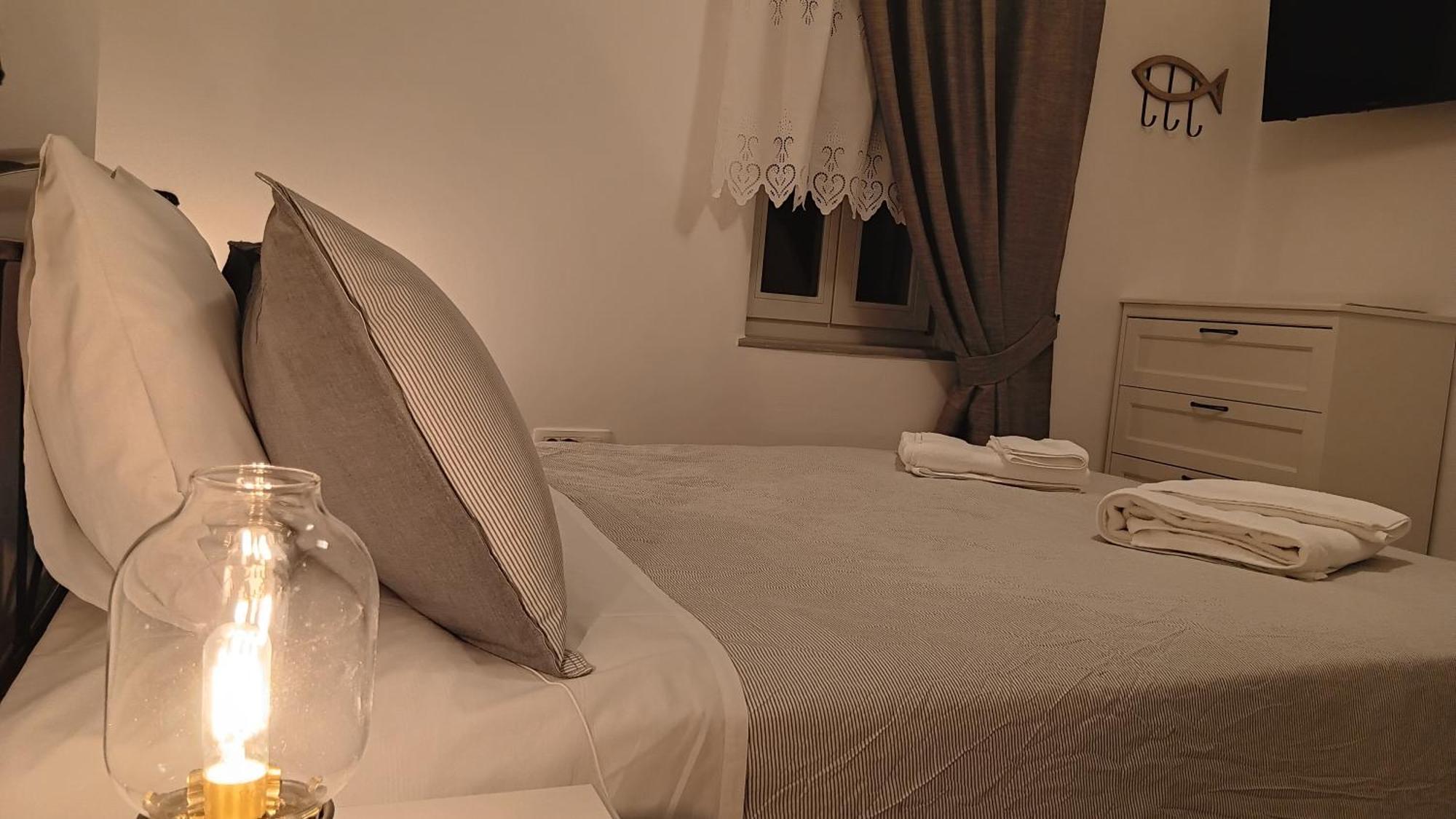 Stilvi Milos Plaka  Bagian luar foto